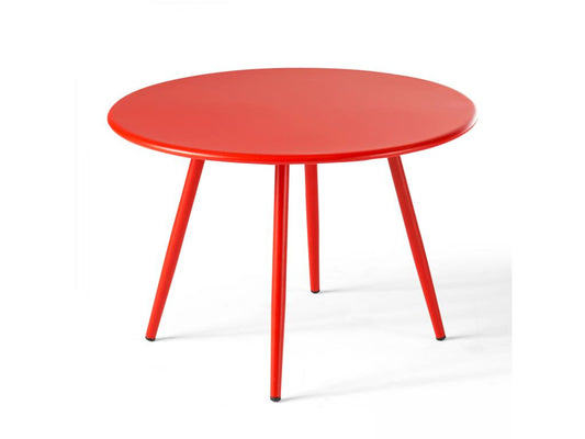Table basse en métal rouge