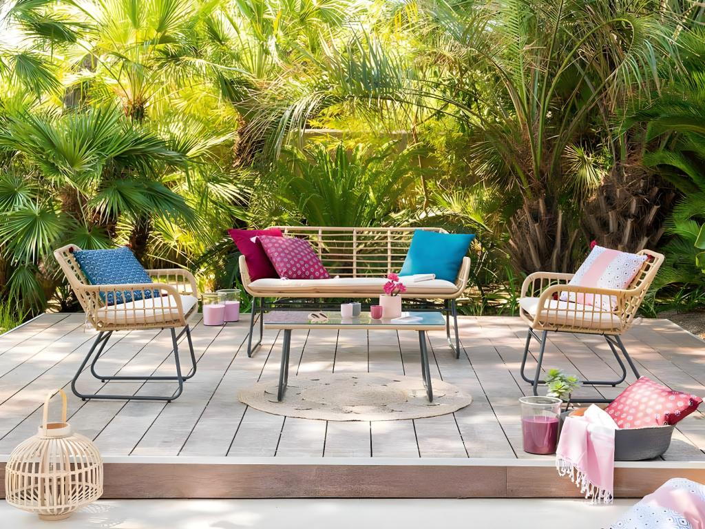 Table basse en résine tressée marron